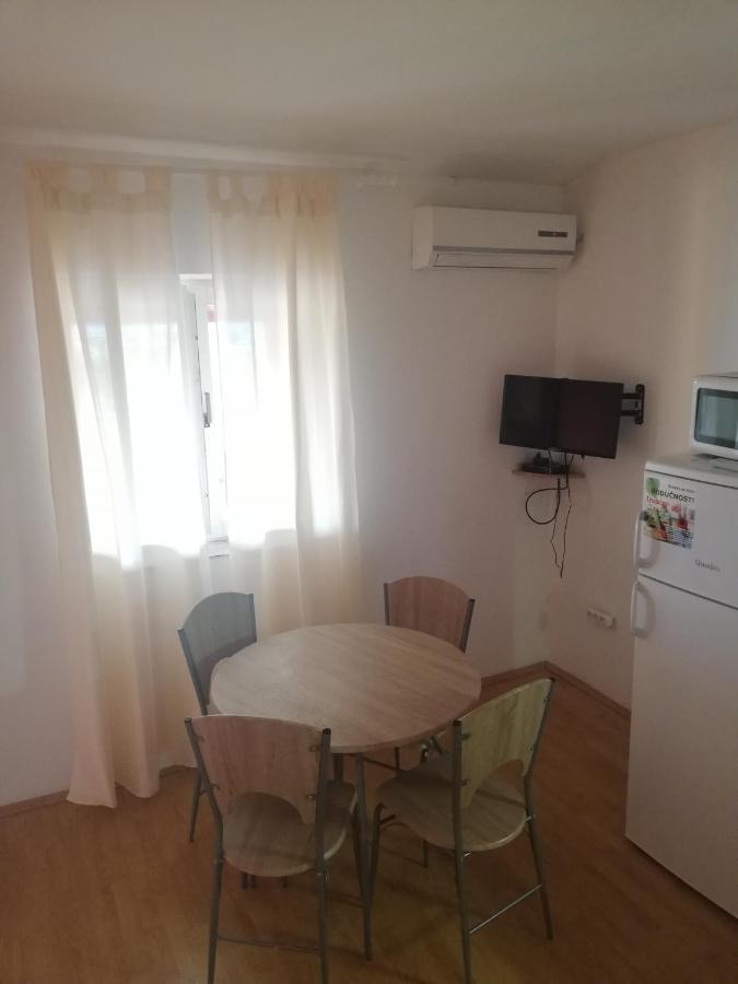 Apartments Lucija Solaris Sibenik Bagian luar foto