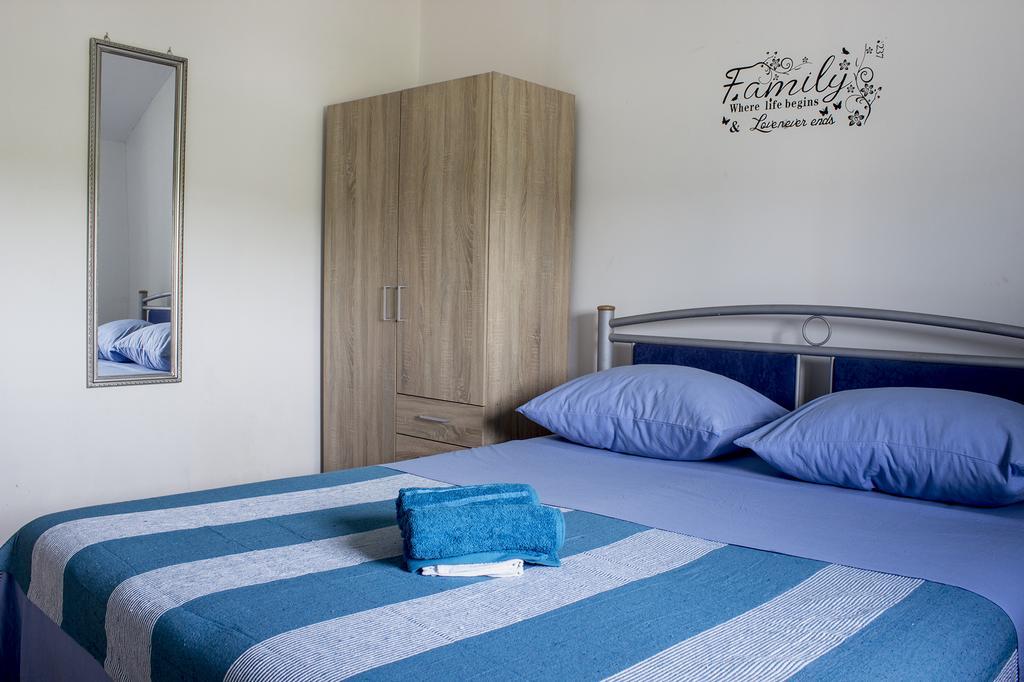 Apartments Lucija Solaris Sibenik Bagian luar foto
